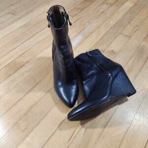 Frye Womens Regina Seamless Ankle Black Leather Wedge Zipper Bootie